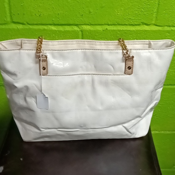 Michael Kors Gold and White Tote Bag with Structured Design - Picture 2 of 5